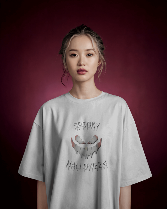 Spooky Halloween in Oversized Comfort – Creepy Tee