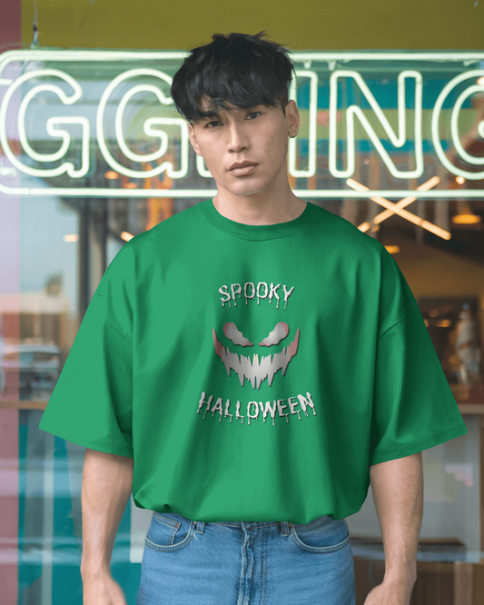 Spooky Halloween in Oversized Comfort – Creepy Tee