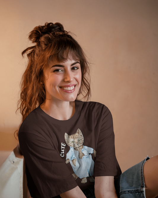 Cozy & Cute in Oversized Comfort – Cute Cat Tee