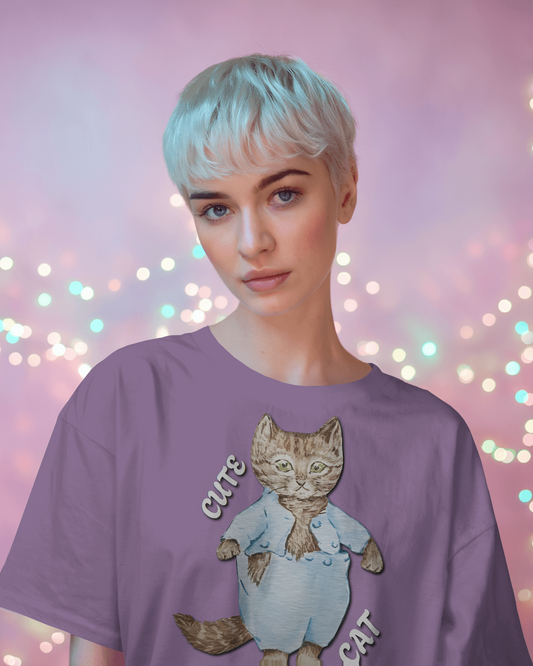 Cozy & Cute in Oversized Comfort – Cute Cat Tee