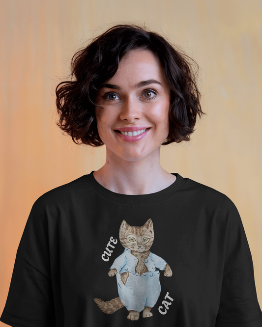 Cozy & Cute in Oversized Comfort – Cute Cat Tee