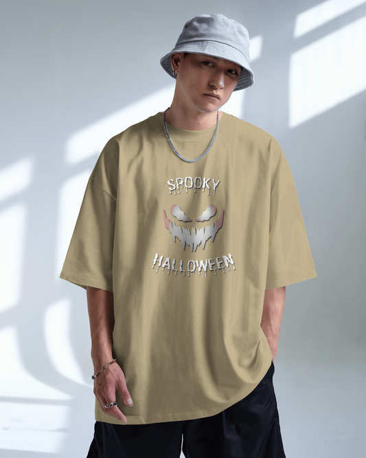 Spooky Halloween in Oversized Comfort – Creepy Tee
